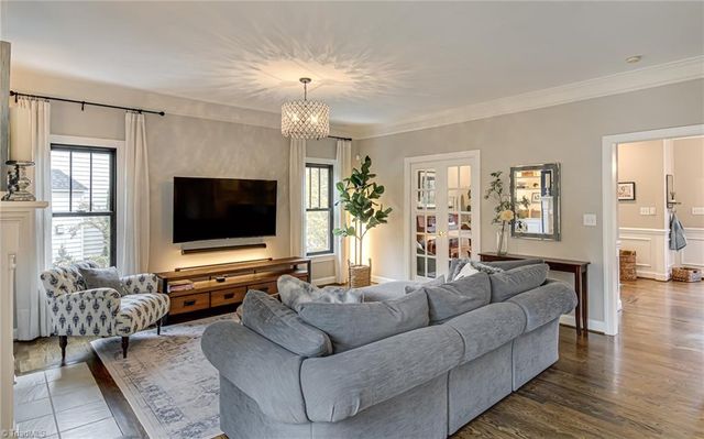 445 Ashbry Run Drive, Winston-salem, NC 27106