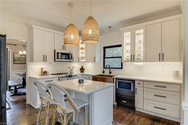 445 Ashbry Run Drive, Winston-salem, NC 27106