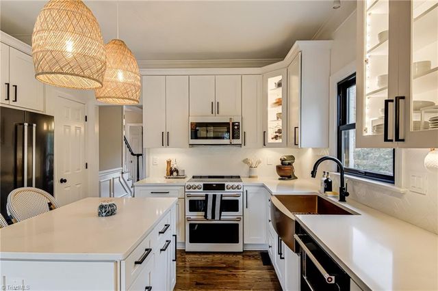 445 Ashbry Run Drive, Winston-salem, NC 27106