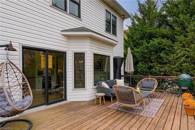 445 Ashbry Run Drive, Winston-salem, NC 27106