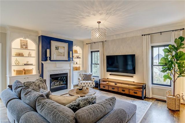 445 Ashbry Run Drive, Winston-salem, NC 27106