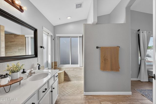 1792 E APPALOOSA Road, Gilbert, AZ 85296