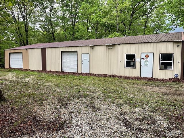 89 Zips Road, Hawk Point, MO 63349