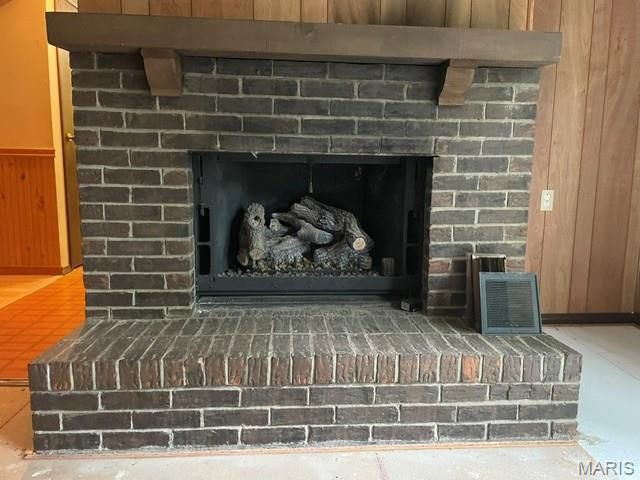 89 Zips Road, Hawk Point, MO 63349