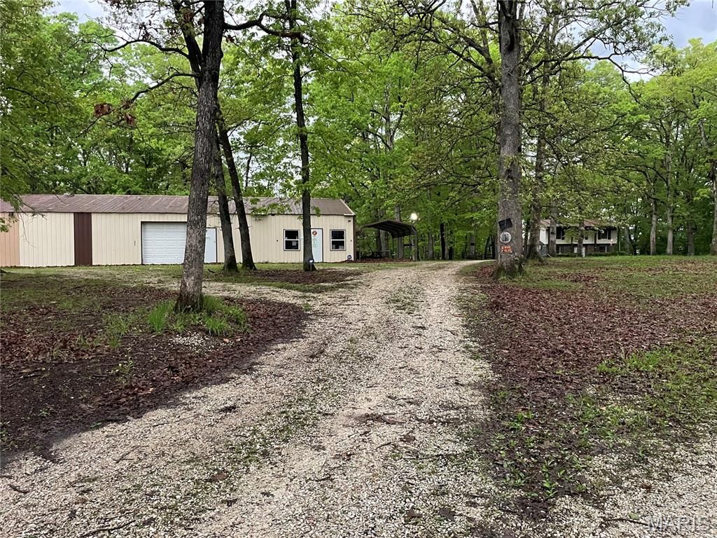 89 Zips Road, Hawk Point, MO 63349