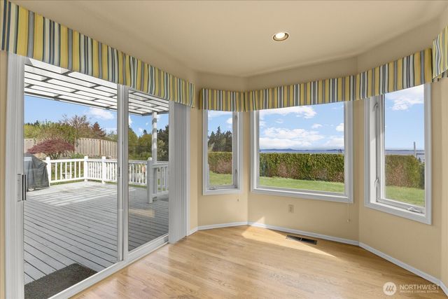 30 Chatham Place, Camano Island, WA 98282