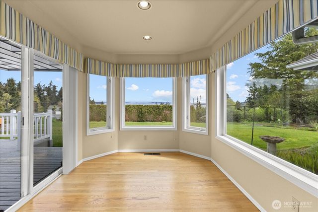 30 Chatham Place, Camano Island, WA 98282
