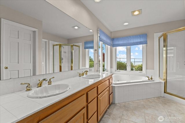 30 Chatham Place, Camano Island, WA 98282