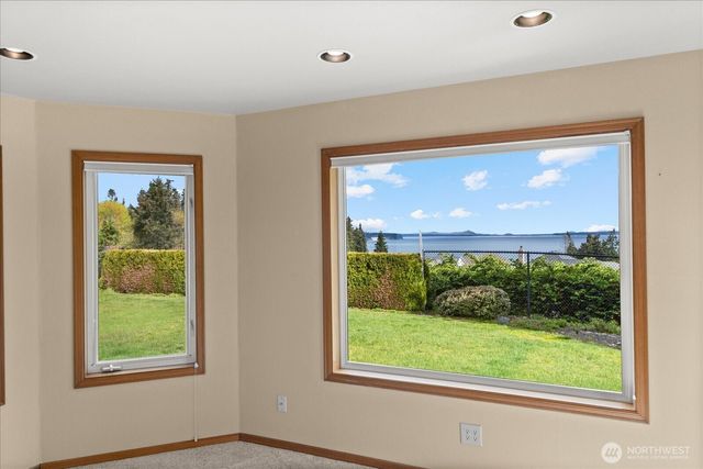 30 Chatham Place, Camano Island, WA 98282