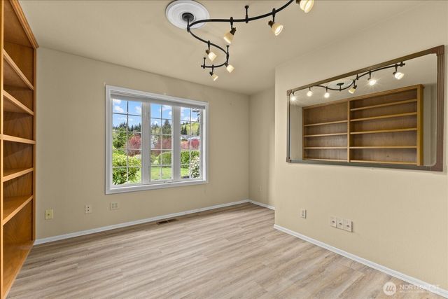30 Chatham Place, Camano Island, WA 98282
