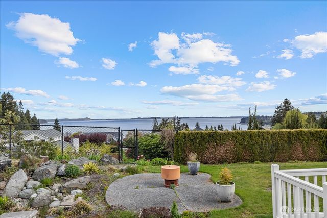 30 Chatham Place, Camano Island, WA 98282