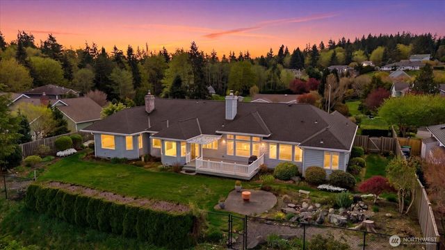 30 Chatham Place, Camano Island, WA 98282