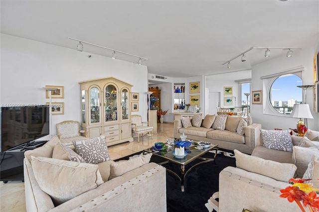 3802 NE 207th St 2704, Aventura, FL 33180