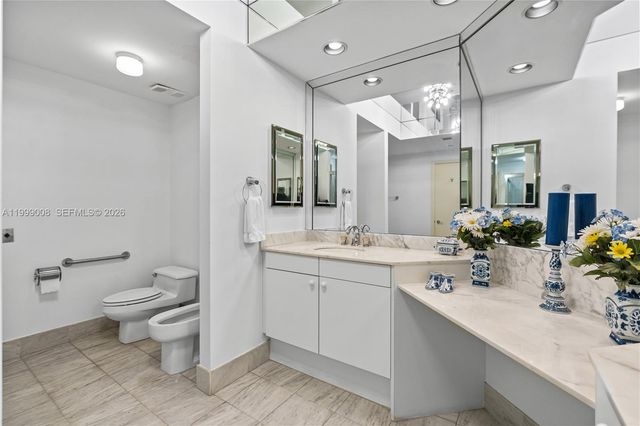3802 NE 207th St 2704, Aventura, FL 33180