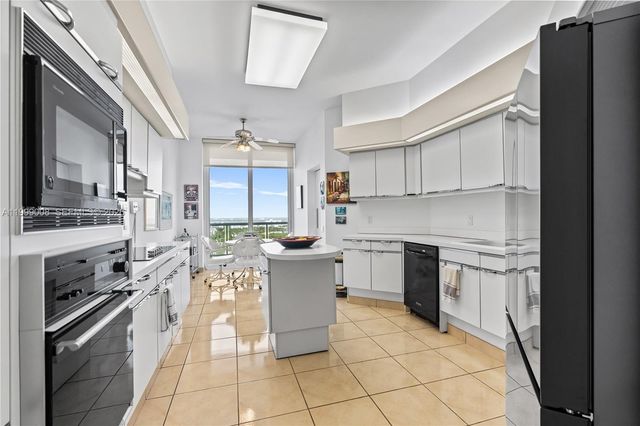 3802 NE 207th St 2704, Aventura, FL 33180