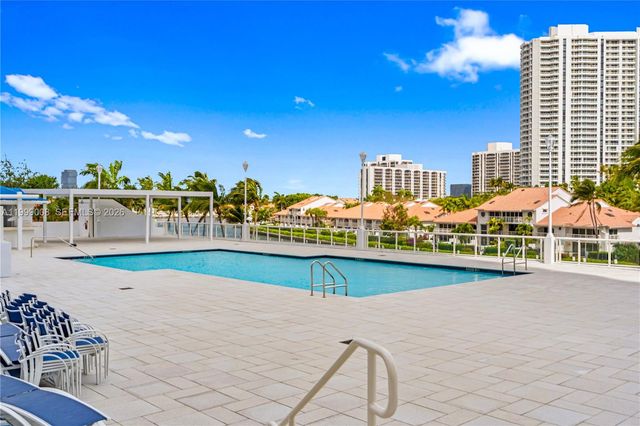 3802 NE 207th St 2704, Aventura, FL 33180