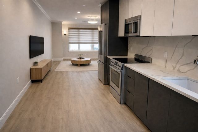 25 2nd Street 301, Chelsea, MA 02150