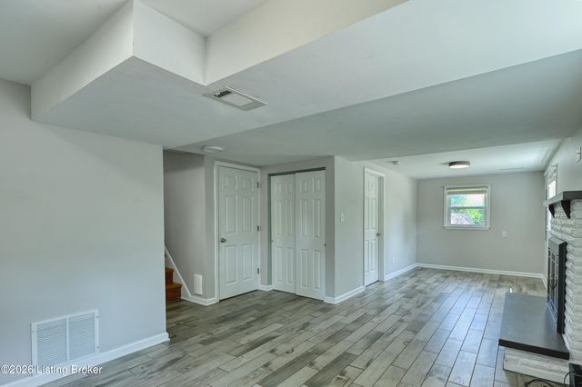 10006 Fern Creek Rd, Louisville, KY 40291