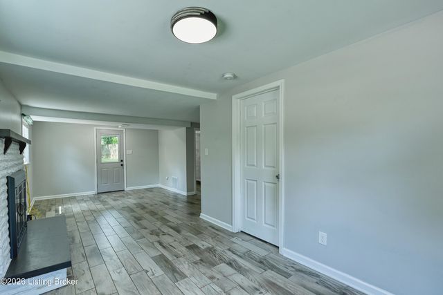 10006 Fern Creek Rd, Louisville, KY 40291
