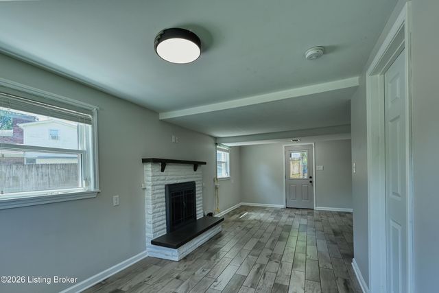 10006 Fern Creek Rd, Louisville, KY 40291
