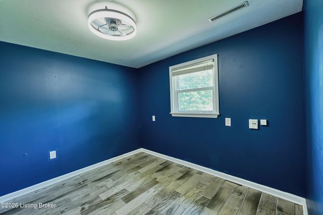 10006 Fern Creek Rd, Louisville, KY 40291