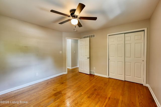10006 Fern Creek Rd, Louisville, KY 40291
