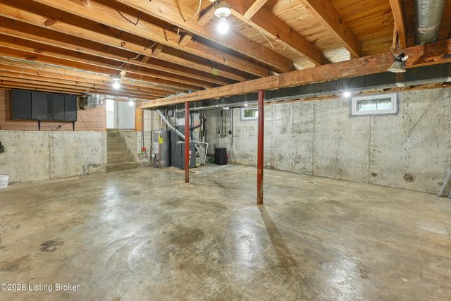10006 Fern Creek Rd, Louisville, KY 40291