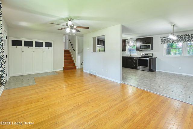 10006 Fern Creek Rd, Louisville, KY 40291