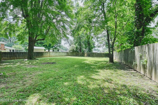 10006 Fern Creek Rd, Louisville, KY 40291