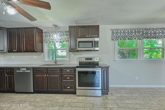 10006 Fern Creek Rd, Louisville, KY 40291