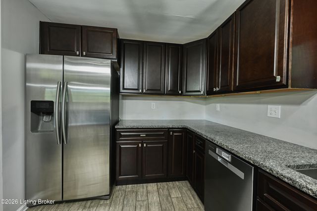 10006 Fern Creek Rd, Louisville, KY 40291