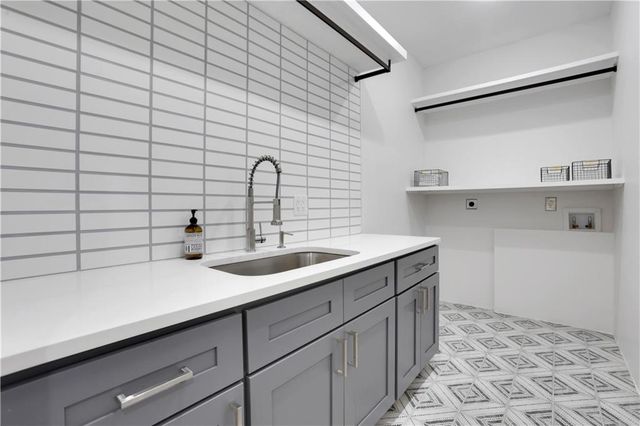 2497 Wawona NE Drive, Brookhaven, GA 30319