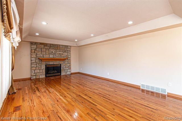 5555 Chatham Lane, Grand Blanc, MI 48439