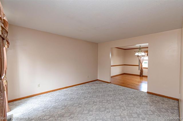 5555 Chatham Lane, Grand Blanc, MI 48439