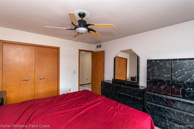 5555 Chatham Lane, Grand Blanc, MI 48439