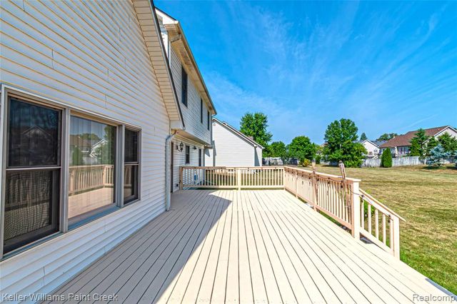 5555 Chatham Lane, Grand Blanc, MI 48439