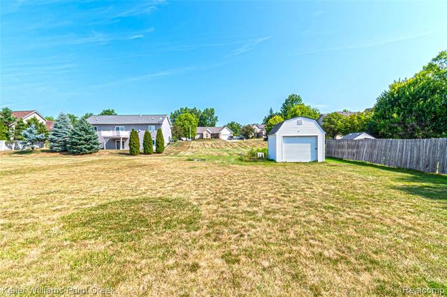 5555 Chatham Lane, Grand Blanc, MI 48439