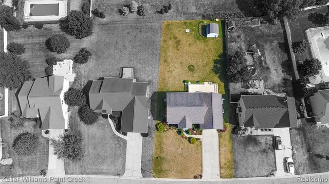 5555 Chatham Lane, Grand Blanc, MI 48439