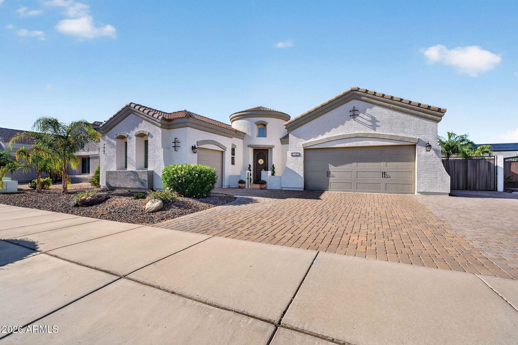 Image 6 of property listing at 21288 E RUSSET Road, Queen Creek, AZ 85142