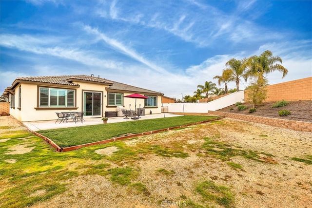 26663 Ash Summit Circle, Menifee, CA 92584