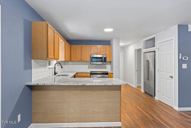 105 Beech Lane Lane, Roan Mountain, TN 37687