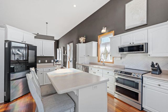 915 Klyva Road SE, Cokato, MN 55321