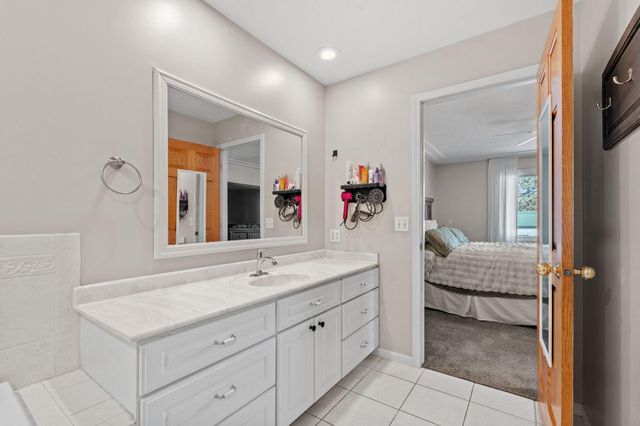 915 Klyva Road SE, Cokato, MN 55321