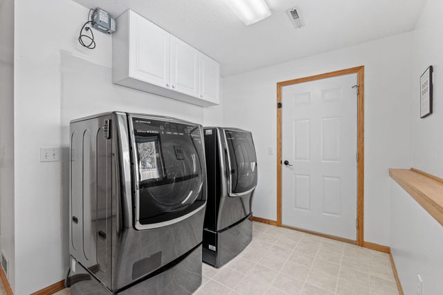 915 Klyva Road SE, Cokato, MN 55321