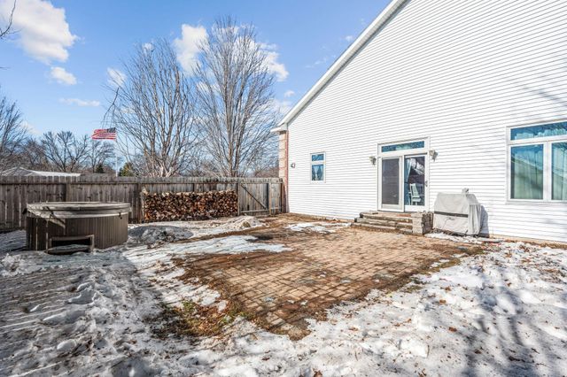 915 Klyva Road SE, Cokato, MN 55321