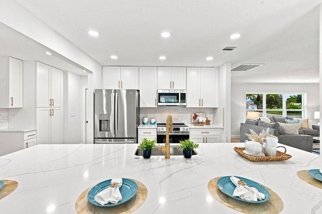 Image 15 of property listing at 212 GIOTTO DRIVE, Nokomis, FL 34275