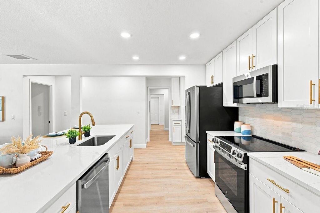 Image 20 of property listing at 212 GIOTTO DRIVE, Nokomis, FL 34275