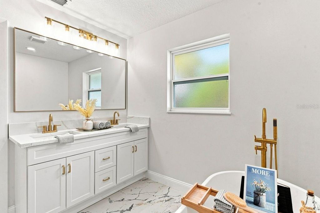 Image 29 of property listing at 212 GIOTTO DRIVE, Nokomis, FL 34275