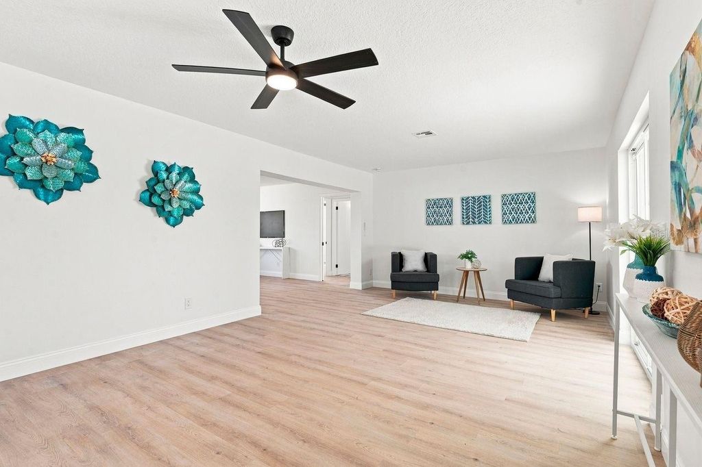 Image 8 of property listing at 212 GIOTTO DRIVE, Nokomis, FL 34275