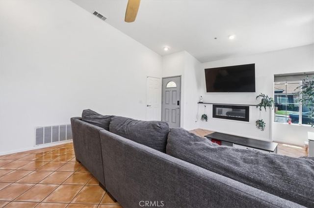 5175 Melbourne, Riverside, CA 92508